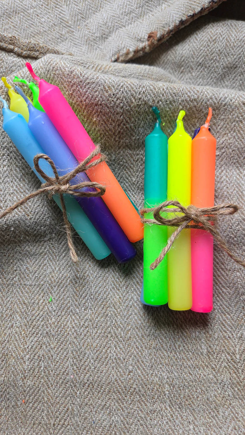Glowybox GLOWYBOX Geburtstagskerzen für Kerzenring bunt neon dip Dye Kerzen happy rainbow