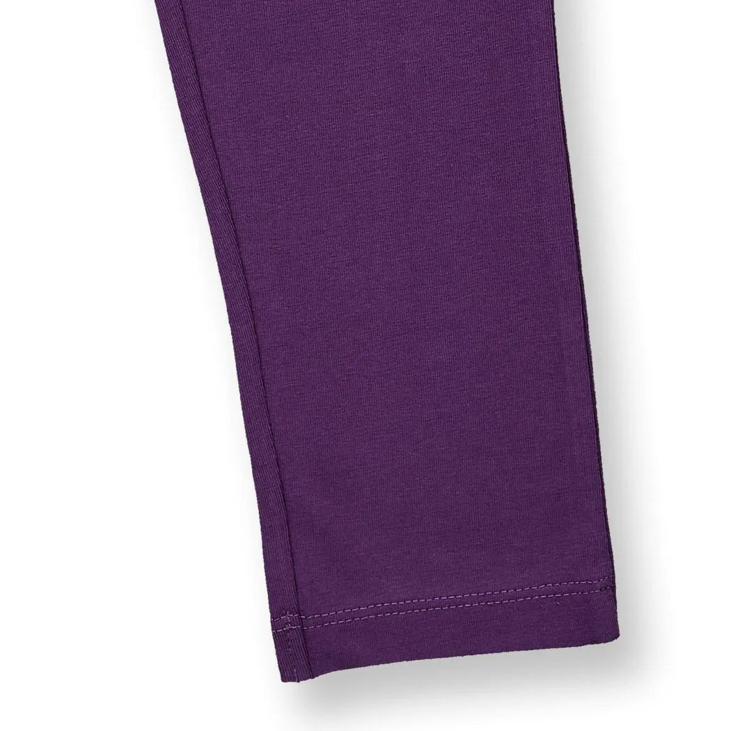 Sense Organics Leggings in dunklem Pflaumenton, Modell LINDA