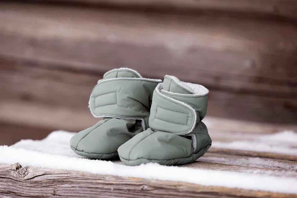 voksi_baby-booties_meadowgreen-02