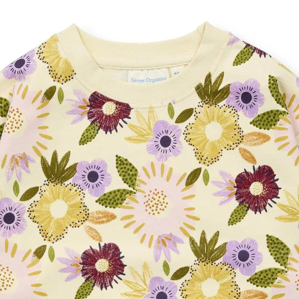 Sense Organics Kinder Sweatshirt mit Blumendruck auf Cremeweiß, Modell DARI