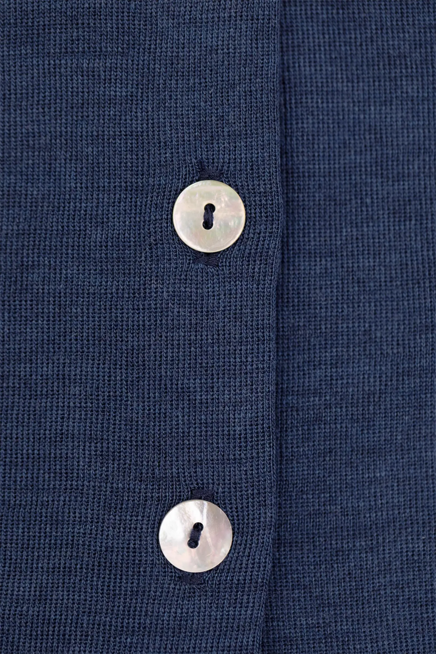 705441-33-leger-detail_1920