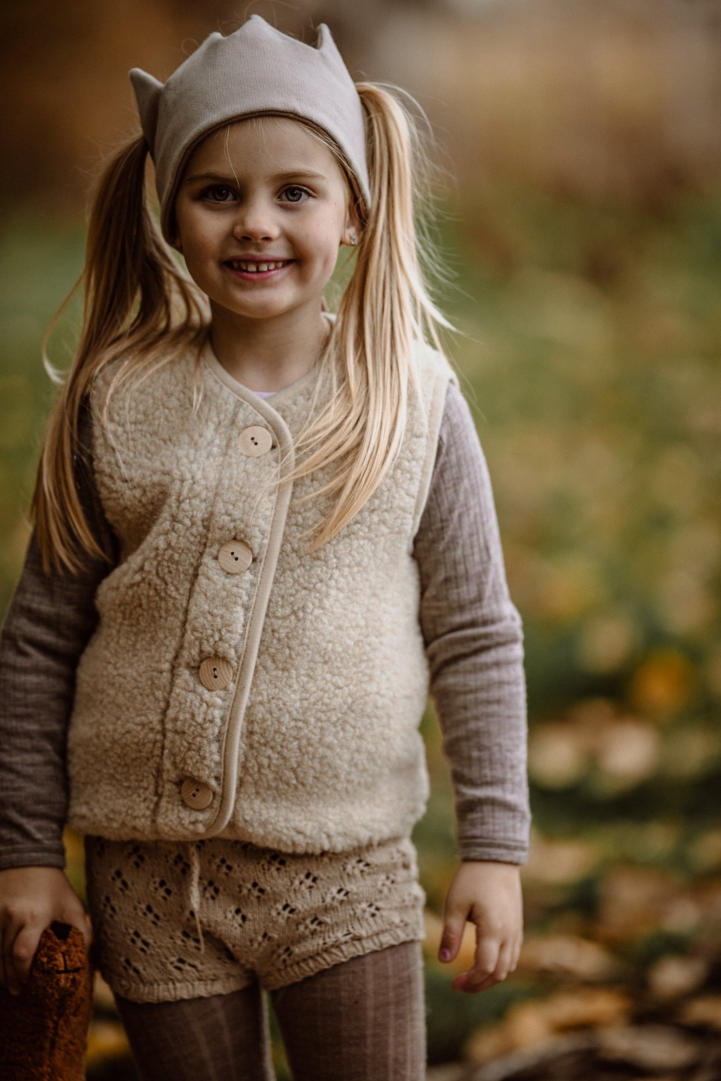 Alwero - Bodywarmer "TYB" Junior, Biowolle, SANDY BROWN mit HERZ, ultra light, SPECIAL EDITION