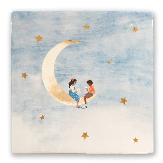 1.-Little-friends-on-the-moon.1.lowres