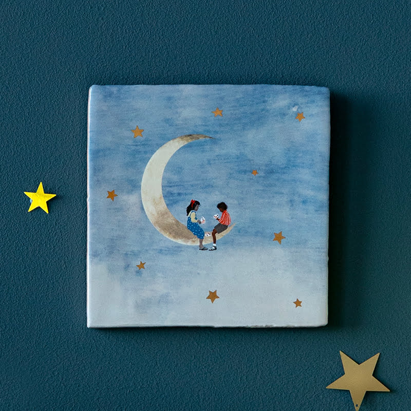2.-Little-friends-on-the-moon