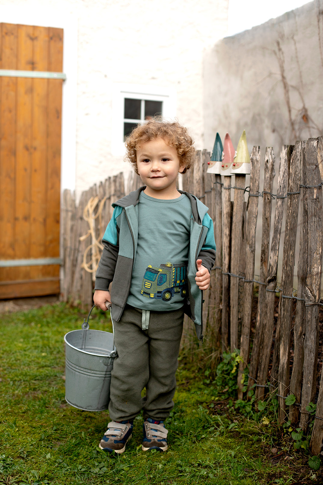Enfant Terrible Shirt mit LKW Stickerei