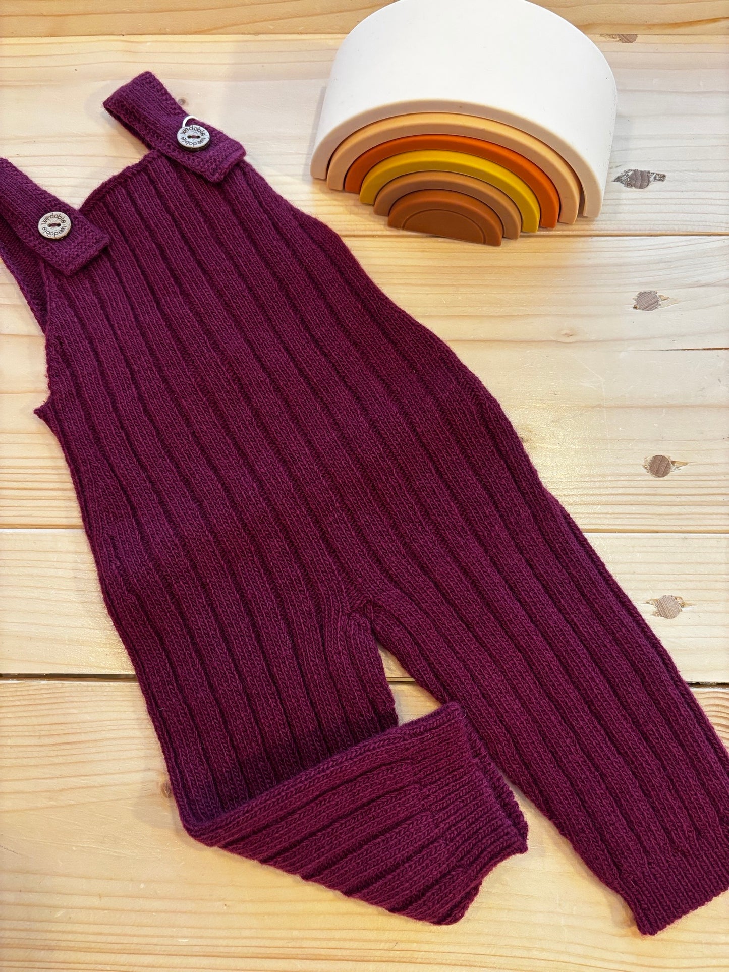 Wedoble gestrickte Latzhose aus Merinowolle