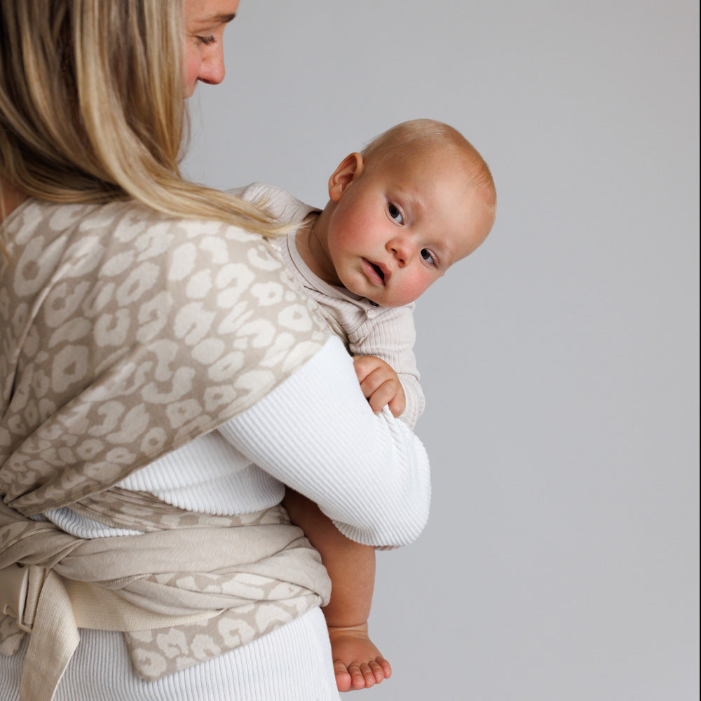 COCOO ME Helium Plus -  Die elastische Babytrage (Leo)