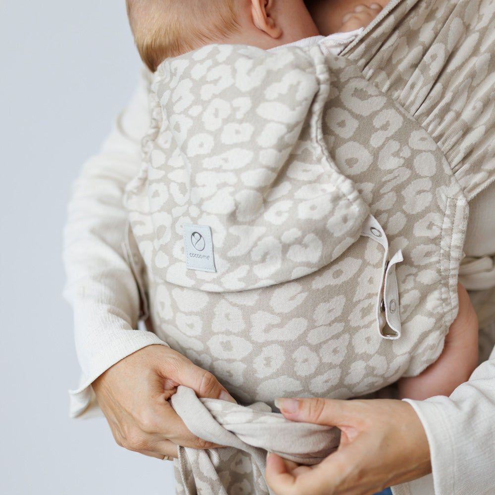 COCOO ME Helium Plus -  Die elastische Babytrage (Leo)